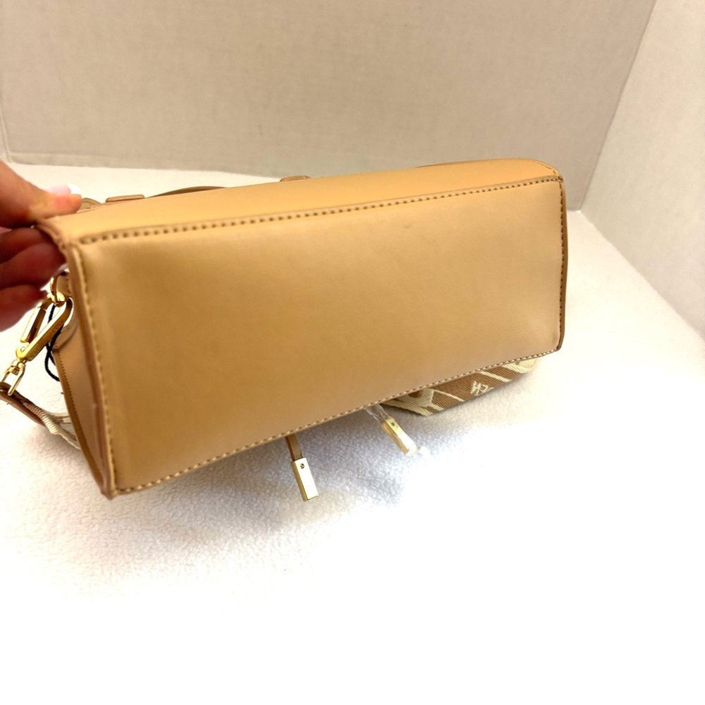 NWT Steve Madden Camel W/ Gold Chain Thick Strap Crossbody Bag - Picture 6 of 11